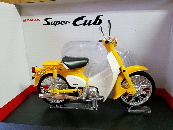 アオシマの完成品バイク「1/12 Honda スーパーカブ50」を手に入れました